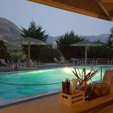Mandrotopos Hotel Iliana מראה חיצוני תמונה