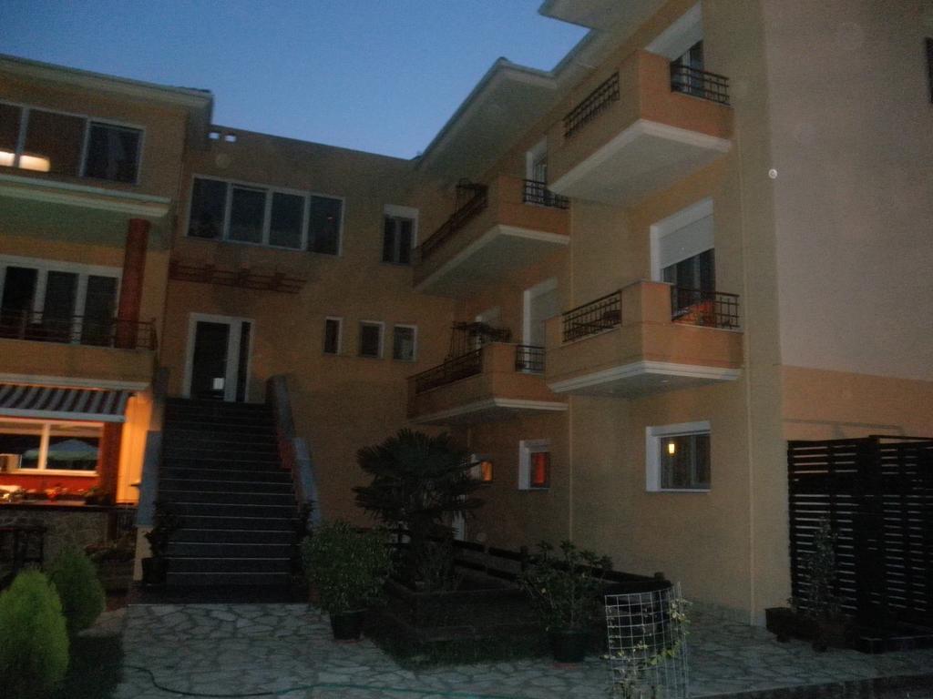 Mandrotopos Hotel Iliana מראה חיצוני תמונה