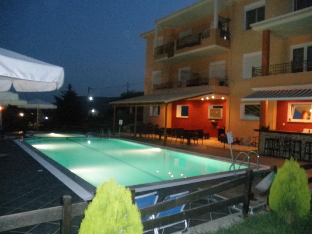 Mandrotopos Hotel Iliana מראה חיצוני תמונה