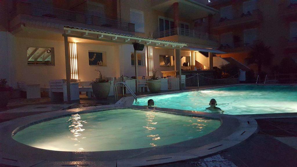 Mandrotopos Hotel Iliana מראה חיצוני תמונה