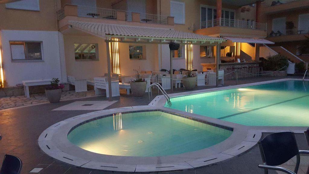 Mandrotopos Hotel Iliana מראה חיצוני תמונה