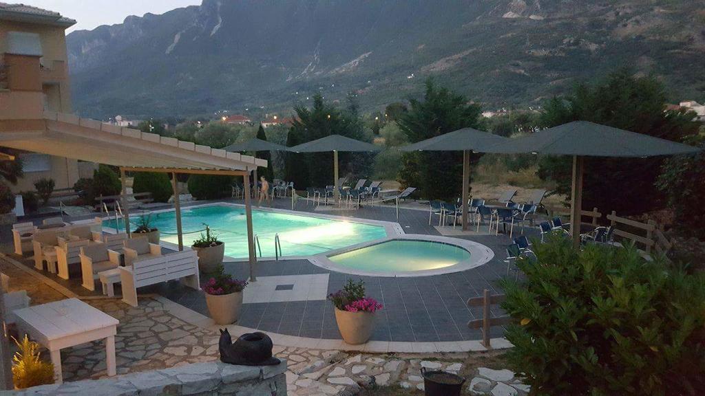 Mandrotopos Hotel Iliana מראה חיצוני תמונה