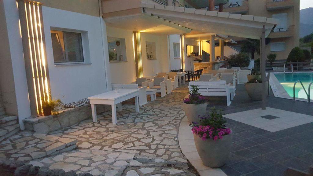 Mandrotopos Hotel Iliana מראה חיצוני תמונה