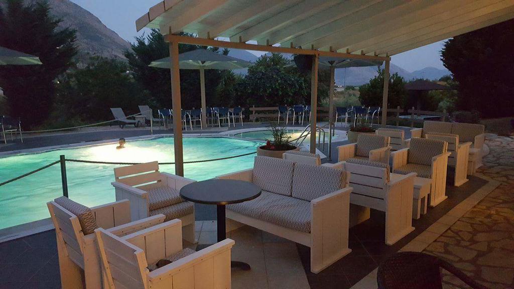 Mandrotopos Hotel Iliana מראה חיצוני תמונה
